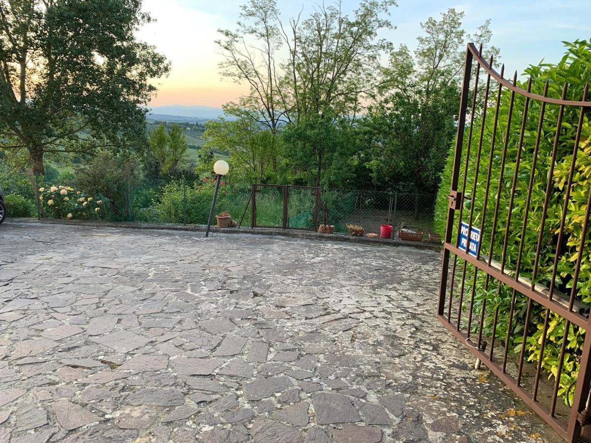 Appartamento Donella Con Parcheggio Privato San Gimignano Luaran gambar